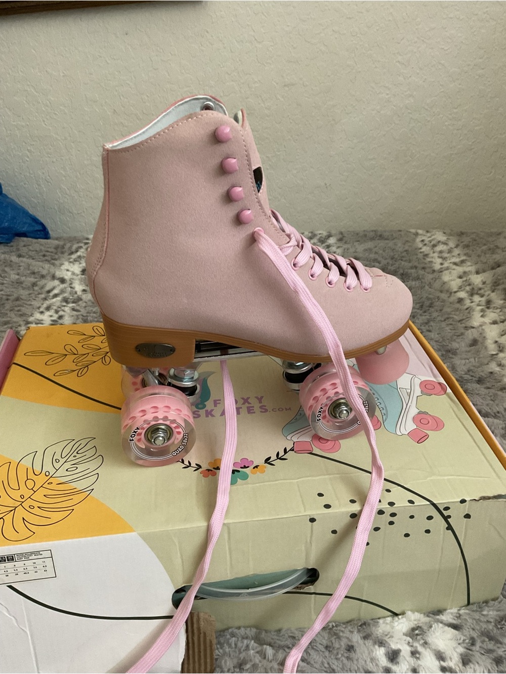 New Pink Suede Classic Quad Roller Skate - Picture 8 of 8